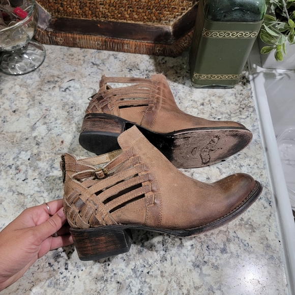 Freebird "Slate" belted booties - Picture 7 of 15